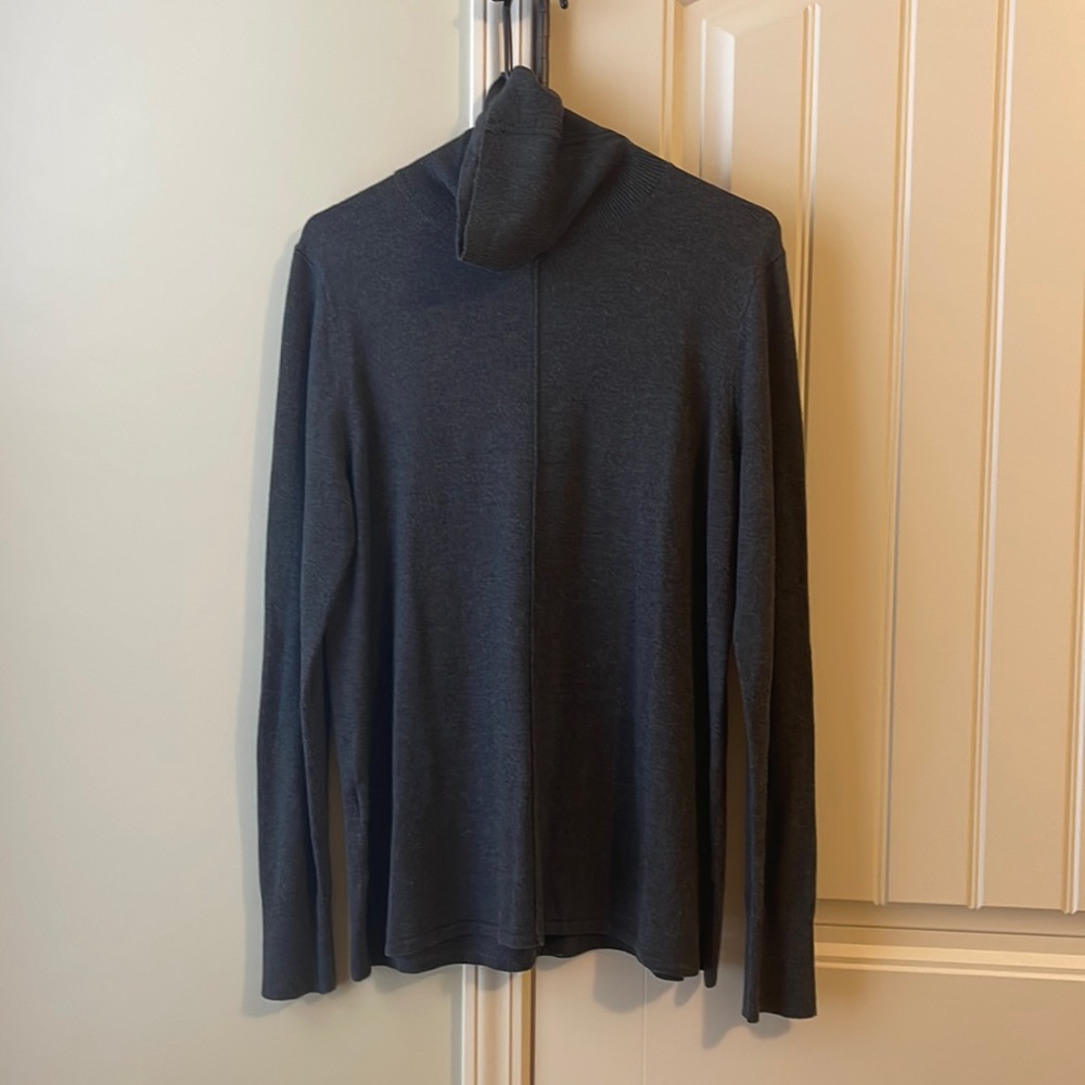 Loft sweater cowl turtleneck in large dk. Gray